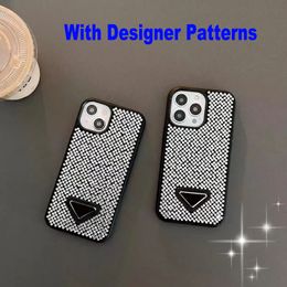 Luxurious Designer Bling Glitter Phone Cases for iPhone 14 Plus 13 12Pro 11 Pro Max Xr Fashion Designers Triangle Letter Diamond Rhinestone Handy Fashions Back Cover