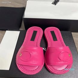 2023 shoes sandals electric embroidered flat slippers, fabric: imported sheepskin surface, foot-padded goatskin, high-grade bottom of original plate 35-42