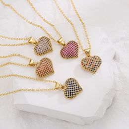 Elegant design Färgglada Zircon Heart Pendant Halsband för kvinnors gåva