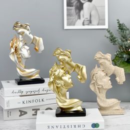 Decorative Objects Figurines Nordic Abstract Couple Kissing Sculpture Figurined Resin Creative One Kiss Deep Lovers Statue Home Decor Wedding Gift 230614