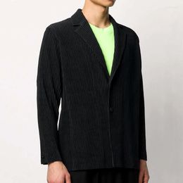 LSSEY 코트 MIYAKE 코트 남자 외투 Homme Issey Plissey Miyake Pleated Fabric Suit Pleat Pentiful Feeling Time Versatile Simple Man 's Looke Coat 783