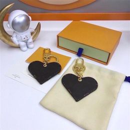 Designer Women Love Key Chain Leather Heart Pattern Car Keychain Fashion Keyrings Bags Pendants Couple Carabiner Keychains Keyring289c