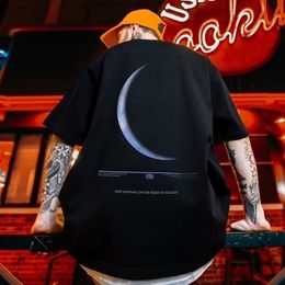 Herren T-Shirts Half Moon Lustige T-Shirts Männer Übergroße Kurzarm T-Shirt mit Grafikdruck Sommer Hip Hop Baumwolle Tops Y2K Streetwear Kleidung 230615