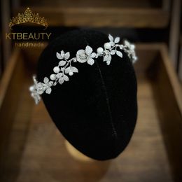 Wedding Hair Jewelry KTBEAUTY Lucury White Transparent Hair Accessories Zirconia Flowers And Leafs Tiaras Europen And American Crowns Bridal Jewelry 230614