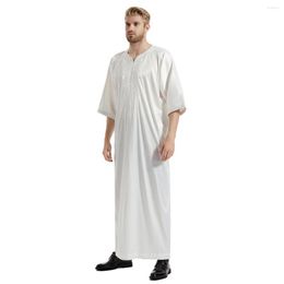 Ethnic Clothing S-3XL Muslim Fashion Men Satin Solid Color Flower Border Short Sleeves V-Neck Shirts Gowns Robes Jubba Thobes