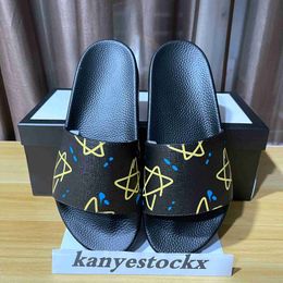 Slippers Designer Slides Classic Women Mens Hipster Beach Sandals Slippers Ladies Double letter Bee Summer Gear bottoms Fashion Shoes Womens Loafers Ca J230615