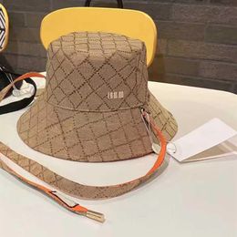 Man Woman Bucket Hat Designer Sun Hats Women Strap Adjustable Caps Front Back Wear Breathable Traveling Summer Sun Protection Casq269E