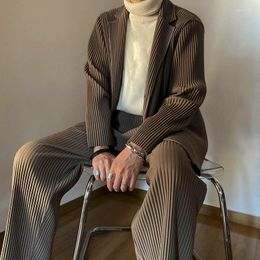 LSSEY 코트 MIYAKE 코트 남자 외투 Homme Issey Plissey Miyake Pleated Fabric Suit Pleat Pentiful Feeling Time Versatile Simple Man 's Looke Coat 534