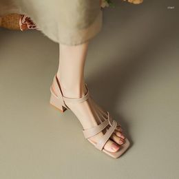 Sandali di grandi dimensioni Oversize Grandi dita quadrate Tacco spesso Scarpe col tacco alto Lady Banchetti semplici ed eleganti
