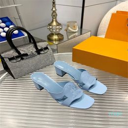 Designer Sandals Slippers Summer Men Women Shoes Shaped Multicolor Slides Moulded rubber footbed in black