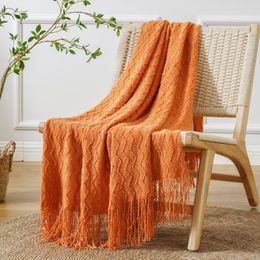 Blankets Battilo Throw Blanket Textured Lightweight Knitted Bed Plaid With Tassel Throws For Couch Halloween Home Decorative 230614