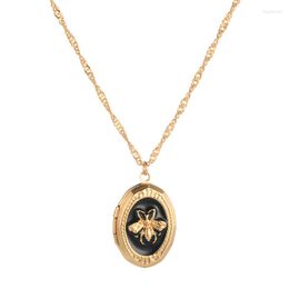 Pendant Necklaces Fashion Temperament Alloy Bee Geometric Necklace Pocket Watch For Women High Quality Charm Jewellery Gifts