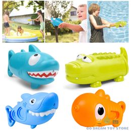 Gun Toys Kids Pull-Out Water Gun Toys For Children Shark Cartoon Design Summer Play Beach Watergun Sprinkler Bathroom Shower Bath Toys 230614