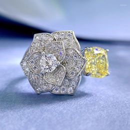 Cluster Rings 2023 S925 Sterling Silver 8 Yellow Diamond Flower Cut High Grade Feeling Camellia Fashion Ring For Women