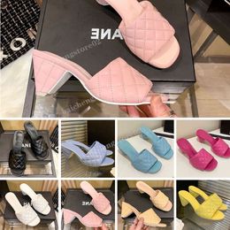 designer sandals slippers slides Women's slide sandal with Interlocking C solid Colour thick bottom rubber soft leather buckle black Mens slippers 34-44 B2
