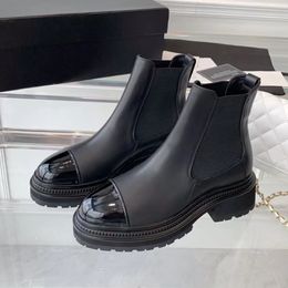 Sonbahar/Kış İnterlocking Karışık Siyah Calfskin Platform Ayak Bilgi Botları Düz ​​Deri Chelsea Boot Toe Toe Slip-On Lüks Tasarımcı Ayakkabı Kadın Fabrika Ayakkabı