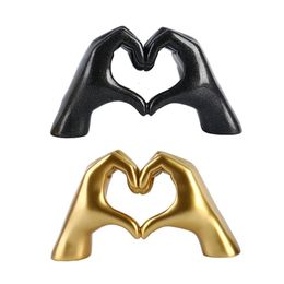 Decorative Objects Figurines Nordic Style Heart Gesture Sculpture Resin Abstract Hand Love Statue Figurines for Creative Wedding Home Living Room Desktop 230614