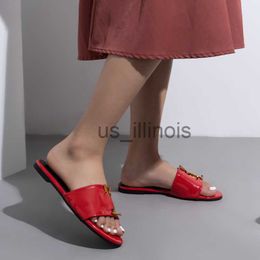 Slippers Slipper Metallic Slide Sandals Designer Slides Women Letter Luxury Patent leather Slippers Summer Ladies Beach Sandal Party Wedding Fashion L J230615