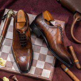 Luxus Männer Oxfords Schuhe Britischen Stil Geschnitzt Echtes Leder Schuh Braun Brogue Schuhe Schnüren Bullock Business männer Wohnungen