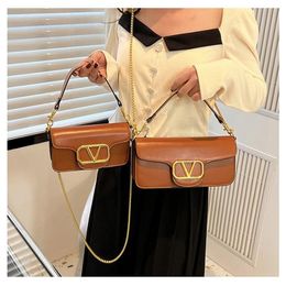 2023 Luxury Brand Chain Bags Fashion V Letter Wallet Vintage Ladies Solid Colour Leather Handbag Designer Shoulder Bag 156256489