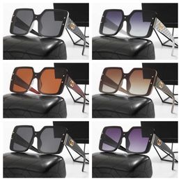 Luxurys Designer Sunglasses Women Beach Sun Glasses Bathing Driving Photos For Travel Must-have Special Driver Mirror Mens