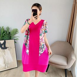 Party Dresses Miyake Pleated Plus Size Women's Dress 2023 Summer Style Loose Thin Basic Printed Skirt Elegant V-neck Vintage