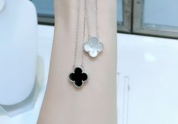 Necklace 2024 Top Hotselling Designer Leaf Clover Bracelets /Necklaces/Earings for Women 18K Gold Plated Lucky for Mother and Daughter