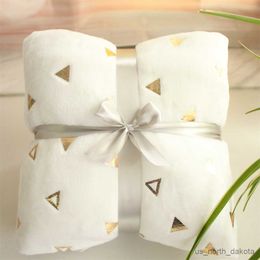 Blanket Golden Triangle Furry White Blanket Bronzing Rose Stars White Blanket Stamping Tower Bed Runner Blanket Bed R230616