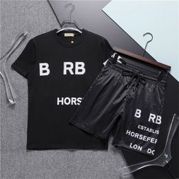 Men's Tracksuits Mens Tracksuits Tshirt Sets Luxury Designer Mens Womens Tshirts Tracksuit Jogger Sportswear Summer Streetwear Pullover Sports Suit