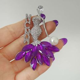 Pins Brooches Handmade Custom Greek Letter NCNW Purple White Color Luxury Gance Girl Brooch Necklace Dress Accessory Wholesale 230616