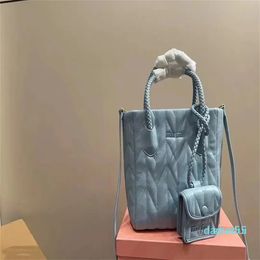 2023 fashion Designer Women's Bag Beach bag Tote Small diamond plaid leather braided hand shank carrying coin purse