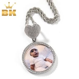 Pendant Necklaces THE BLING KING Round Heart Clasp Medallions Custom Po Memory Pendant Engrave Name HipHop Jewlery Personalized Men Women Gifts 230615