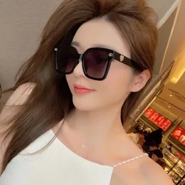 2023 Popular New Style for College Students And Young Girls Top PC Full Frame Light Material Wide Mirror Legs Black And Grey Women's Large Fashion Casual Sunglasses