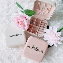 Jewelry Boxes Personalised Jewellery Box Girls Travel Jewelry Case with Name Customized Gift for Birthdays Bridesmaids Valentine Wedding Gifts 230616