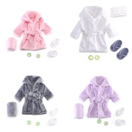 Towels Robes Baby P ography Props Hooded Robe With Belt Bathrobes Bath Towel Cucumber slipper Set Creative P o Outfit for 0 3 Moths 230617