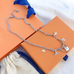 Wholesale 925 Silver Plated Designer Chokers Necklaces Famous Women High Quality Stainless Steel Pendant Necklace Geometry Collar Christmas Jewelery With Box