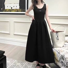 2023 Tasarımcı Kadınlar Elbise Moda Moda Mektup Gömlek Yama İşi Elbiseler Günlük Luxurys Giyim Etek bayanlar üst spotify üçgen siyah fit sml