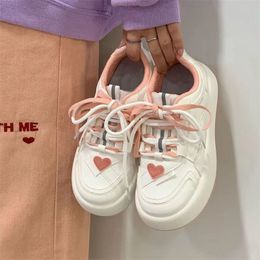 White Cute Platform Shoes for Women Pink Love Heart Patch Kawaii Casual Shoes All-match Students 2023 Vulcanised Footwear