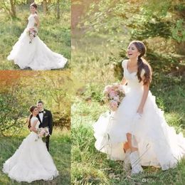 Country Western A Line Wedding Dresses V Neck Short Sleeves Organza Tiered Lace Appliques Bridal Gowns Sweep Train Custom Bridal D209h