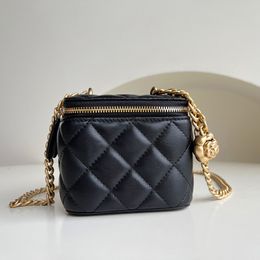 Designer Clutch With Chain Bag Lambskin Cosmetic Bags 10A Luxury Camellia Regulating Chain Vanity Case With Box C064