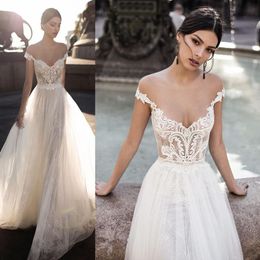 Gali Karten 2018 Sexy Wedding Dresses Sheer Backless Bohemian Off The Shoulder Lace Zipper Back Appliqued Wedding Gowns238M