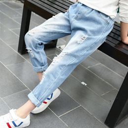 Jeans babykläder barn jeans för flickor denim byxa baby flicka byxor sport skola barn svettbyxor utomhus tonåringar byxor 230617