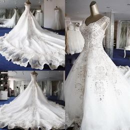 2018 New Designer Top Quality A-Line wedding dresses Ball Gown gorgeous and Cap Sleeves With V Neckline Crystals wedding gowns239y