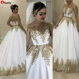 2022 Luxury Bling Dubai White Gold Wedding Dresses Bridal Formal Gowns Sheer Long Sleeves Off Shoulder Bateau Neck Appliqued Spark195x