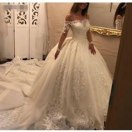 Vintage Lace Appliques Princess Ball Gowns strapless Wedding Dresses Off The Shoulder sheer Long Sleeves Bride Dresses wedding gow231b
