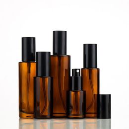 Amber Glass Pump Bottles Flat Shoulder Refillable Spray Bottle for Serum Essential Oil Perfume Lotion 30ml 50ml 80ml 100ml Arsbt