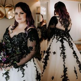 Vintage Black And White Wedding Dresses Plus Size V Neck Sheer Back Trains Long Sleeve Gothic Bridal Gowns 2021 Spring Country Wed287U