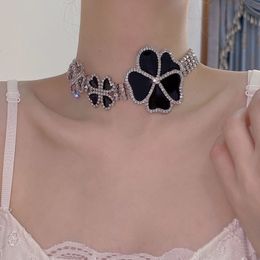 Pendant Necklaces GSOLD Luxury Black Enamel Flowers Choker Necklace For Women Gift Large Floral Clavicle Chain Collar Neck 230617