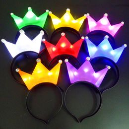 Novelty Games 10Pcs LED Crown Headband Light Up Crowns Hair Hoop Tiaras Flashing Hairband Cosplay Birthday Wedding Princess Party Supplies 230617