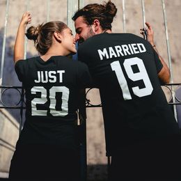 Женская футболка, только что замужем, обычная хлопковая футболка, повседневная унисекс, подходящие пары для пары Смешная медовая свадебная подарочная топ для женщин 230617